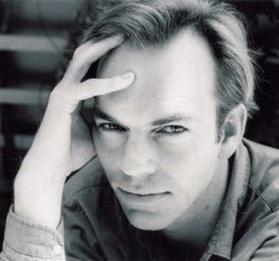 hugo-weaving-1.jpg