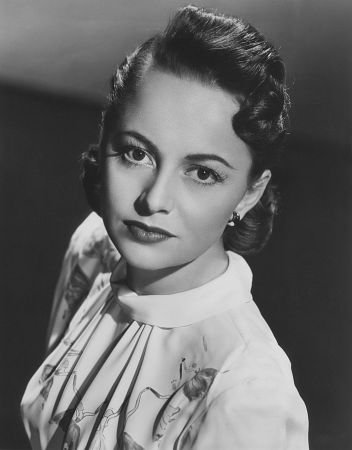 1916990730_OliviadeHavilland.jpg.213341df313250aa35c7c1d7eb0c26e4.jpg
