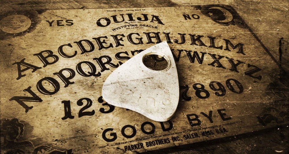 ouija-board-lg.thumb.jpg.228519aa2ff4d55e85067f71504cab56.jpg